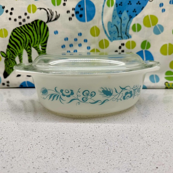 Pyrex Other - VINTAGE PYREX 043 BLUE MEADOW 1.5 QUART OVAL CASSEROLE BAKING DISH W/ GLASS LID